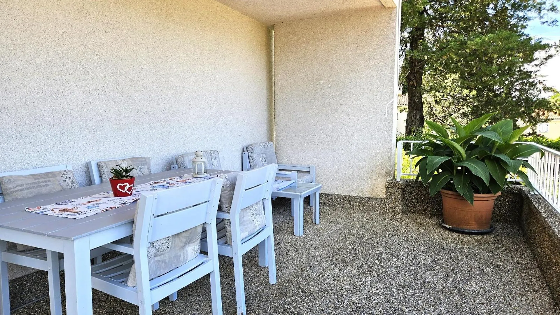 Apartments Mirko Malinska