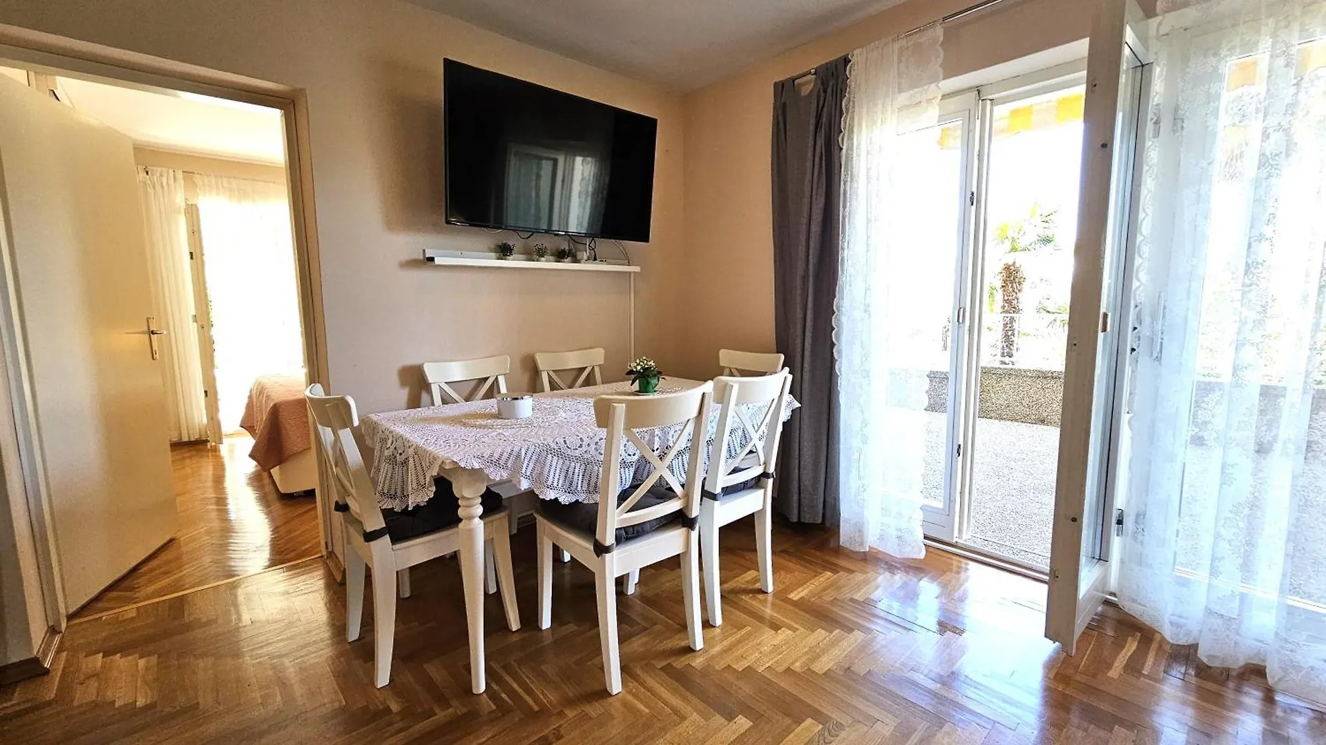 Apartments Mirko Malinska